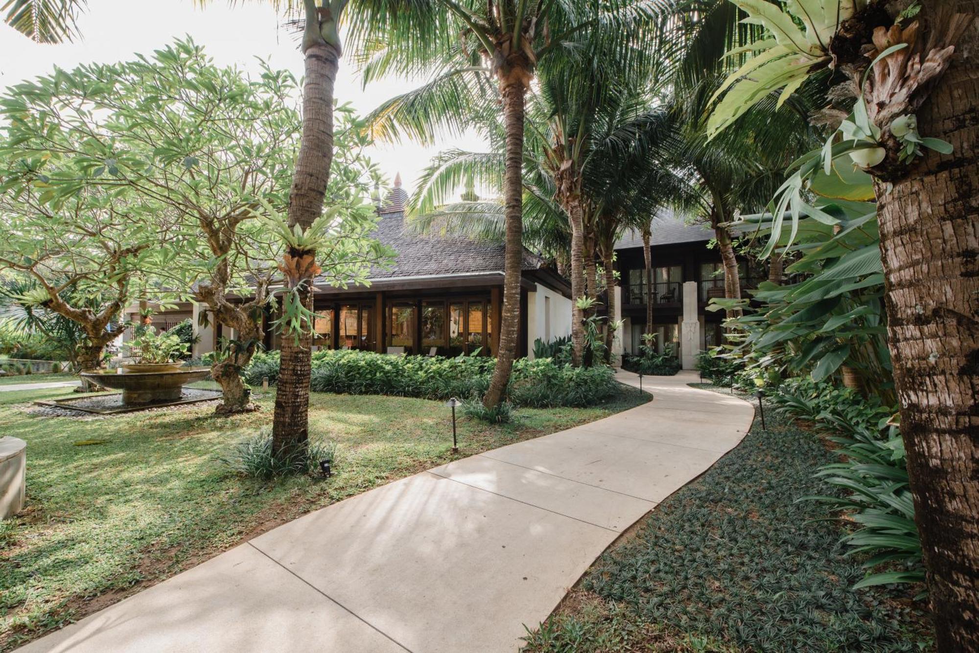 รามายณะ สวีท แอนด์ รีสอร์ต Hotel กูตา ภายนอก รูปภาพ The Banyan Tree Spa at the Banyan Tree Hotel, Phuket, Thailand