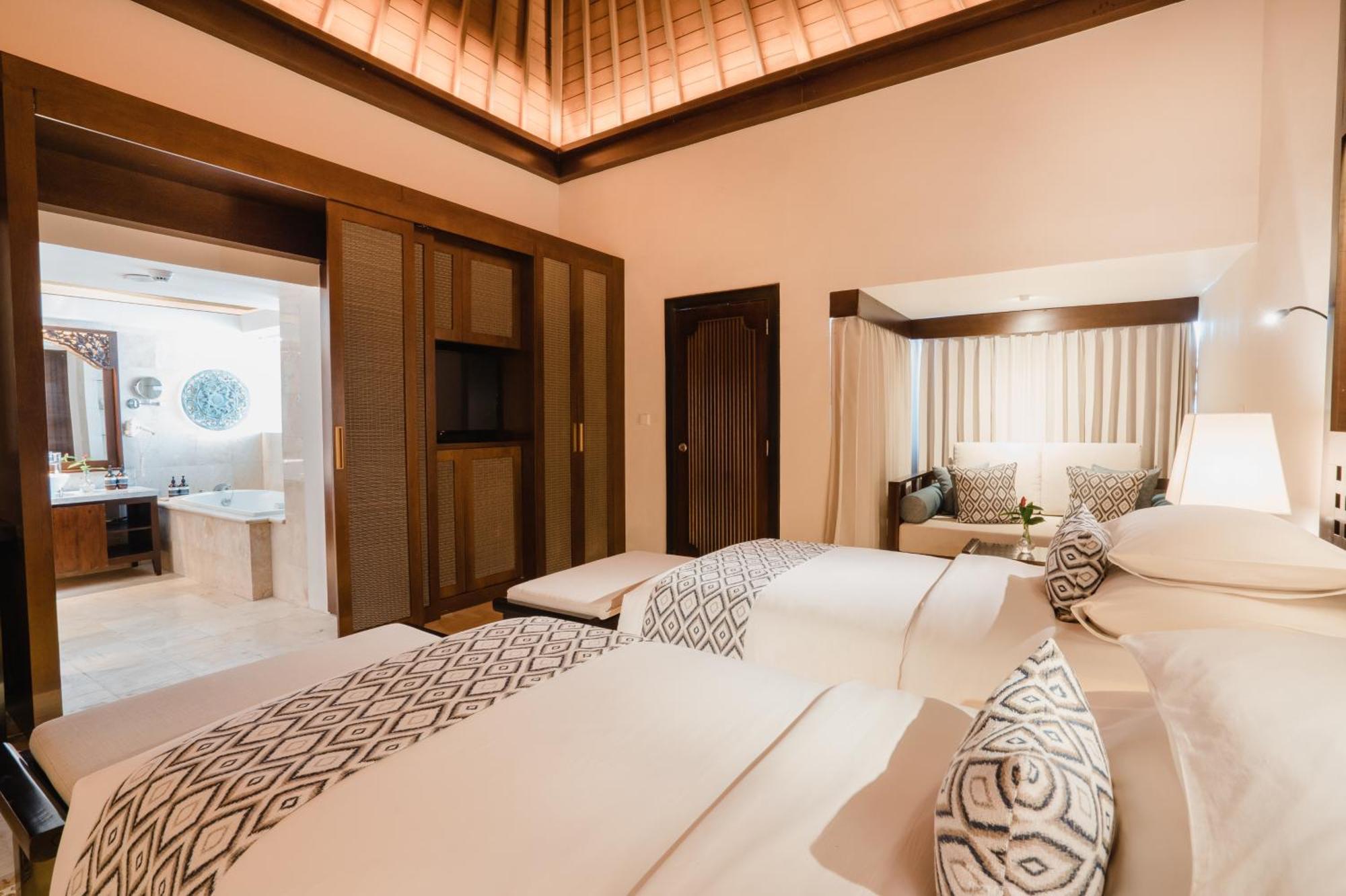 รามายณะ สวีท แอนด์ รีสอร์ต Hotel กูตา ภายนอก รูปภาพ A bedroom at the resort
